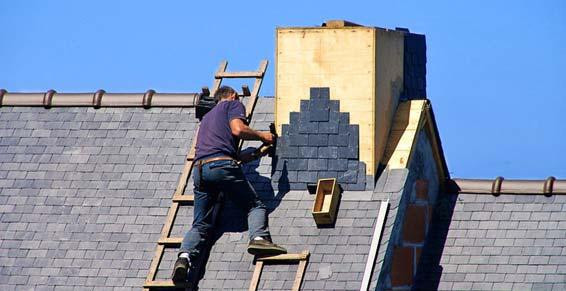 Réparation de toiture à Fougères