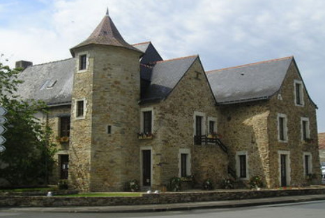 Travaux de couverture à Bort-les-Orgues