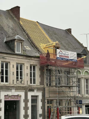 Artisan couvreur pour travaux toiture en ardoises à Villeneuve-sur-Aisne 02