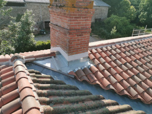 Travaux de couverture sur entourage de cheminée à Langeac 43300
