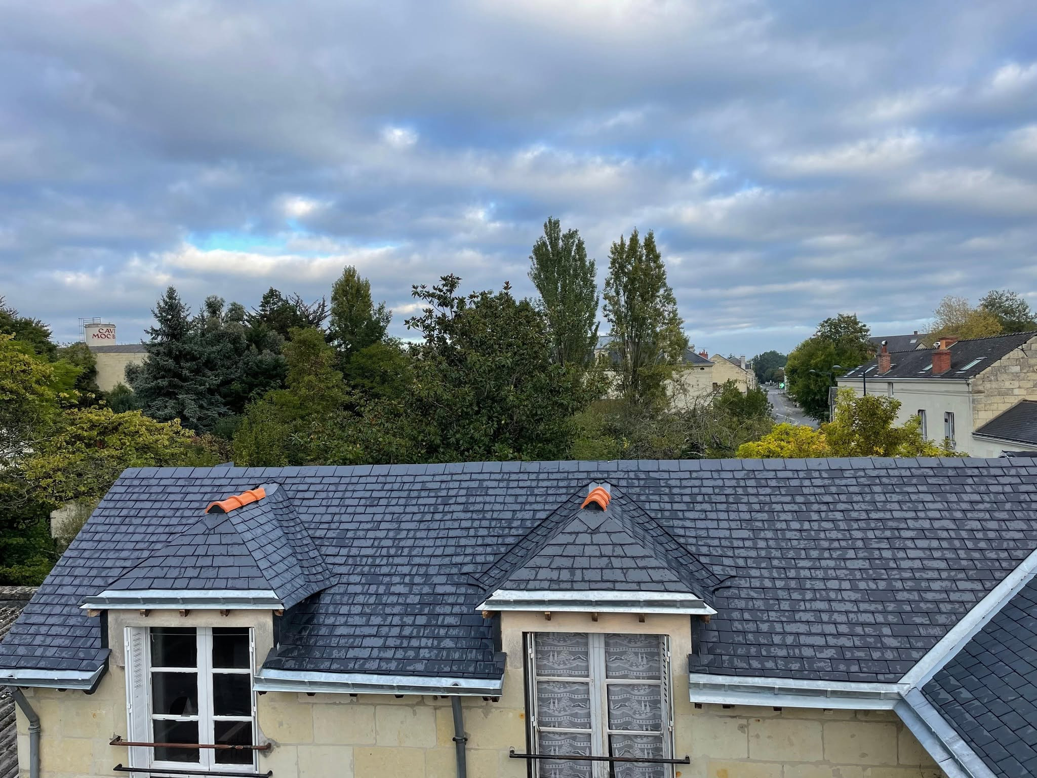 Rénovation d'un toit en ardoises à Saumur