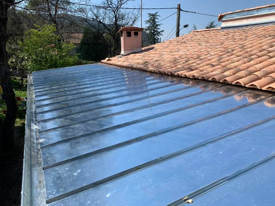ql-83-rénovatioin-toit-Flassans-sur-issole-2.jpg