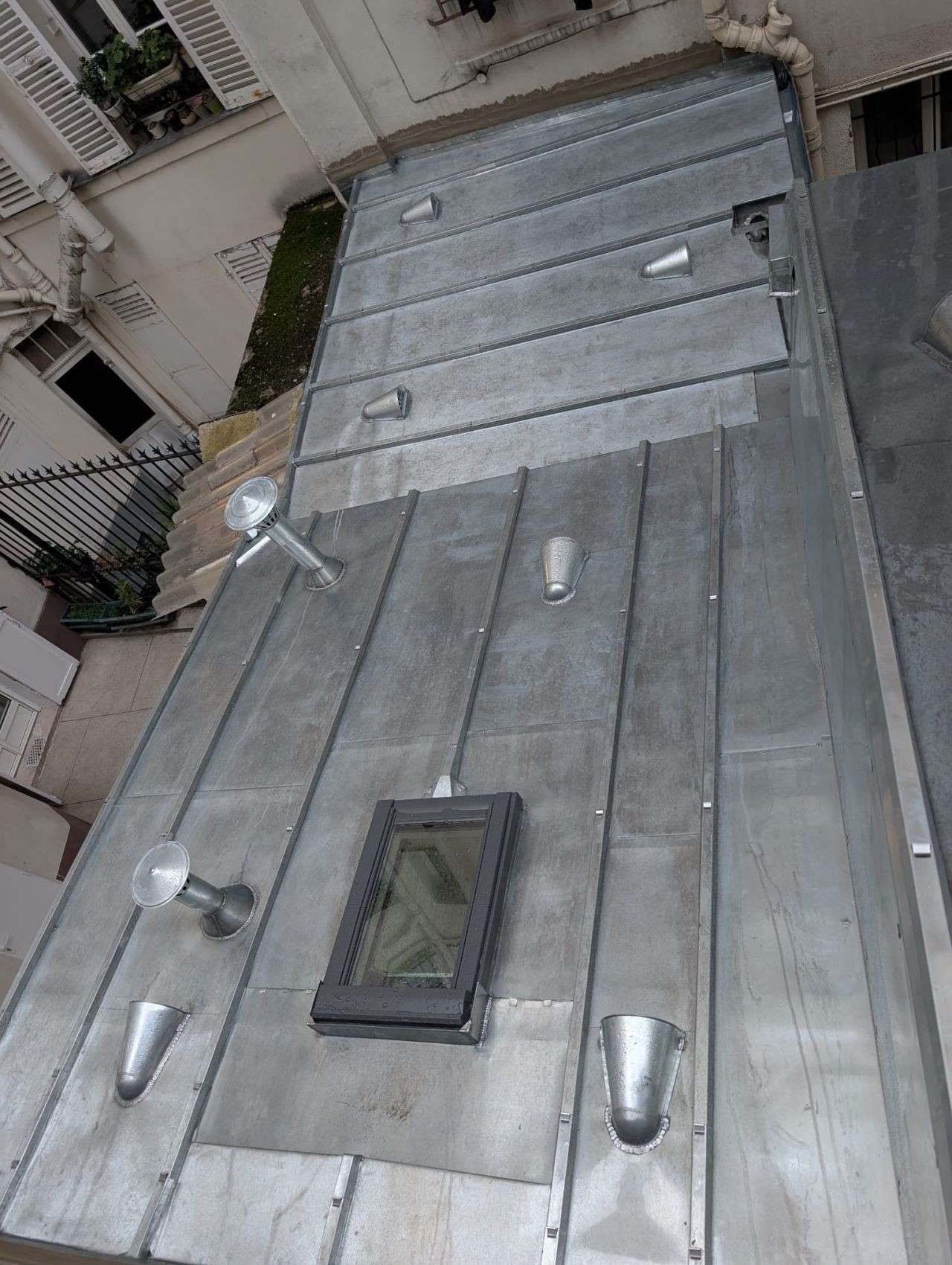 ql-couverture-zinc-a-tasseaux-75-2.jpg
