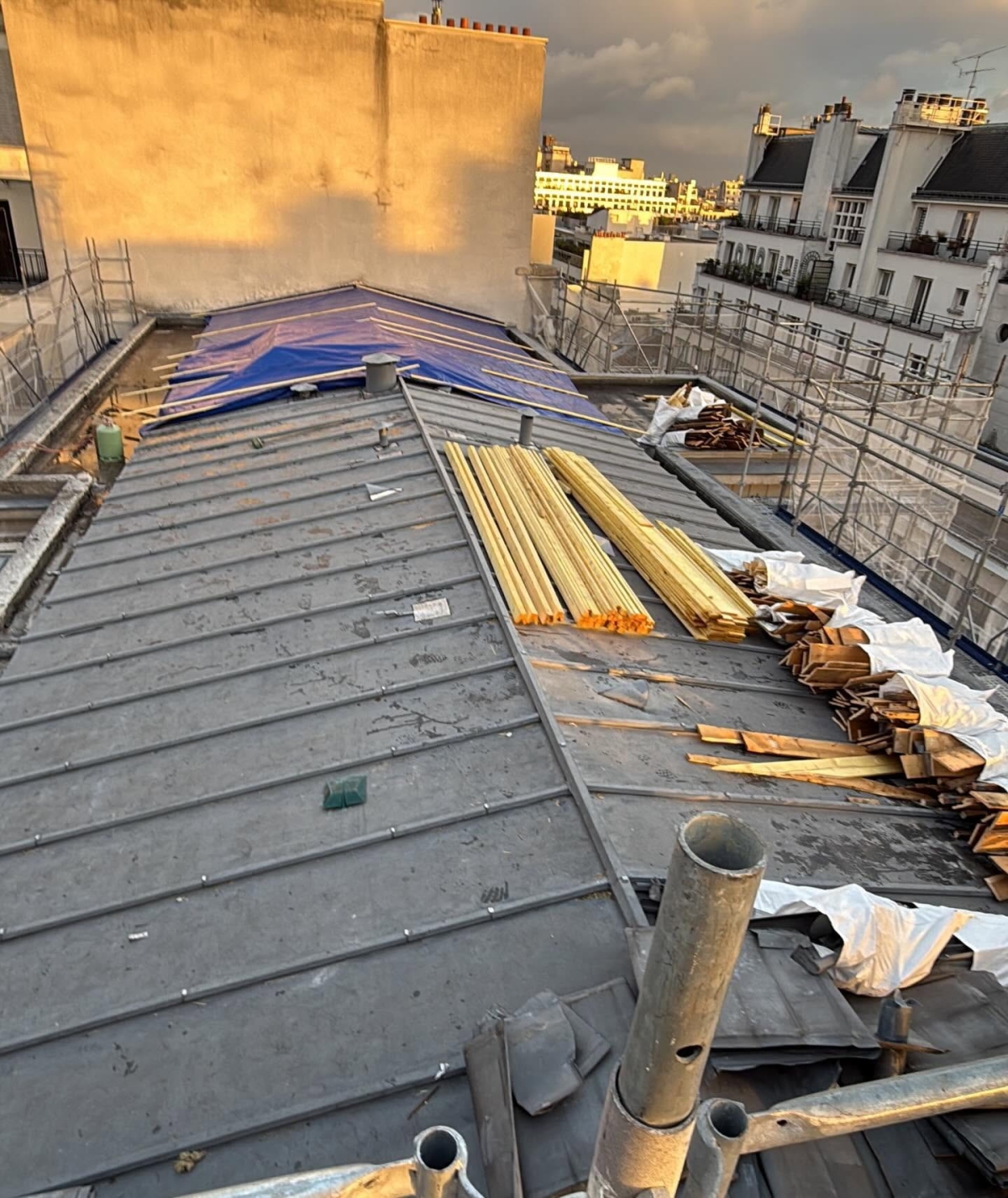 ql-75-rénovation-toit-zinc-tasseaux-paris-01.jpg